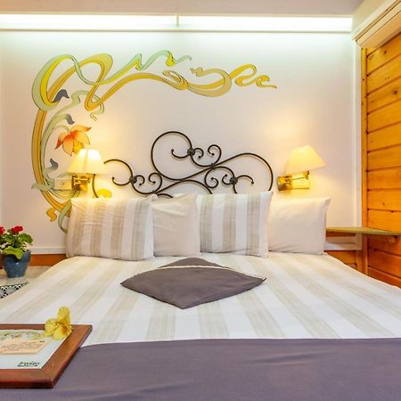 Invito Villa Rosh Pinna Exterior photo