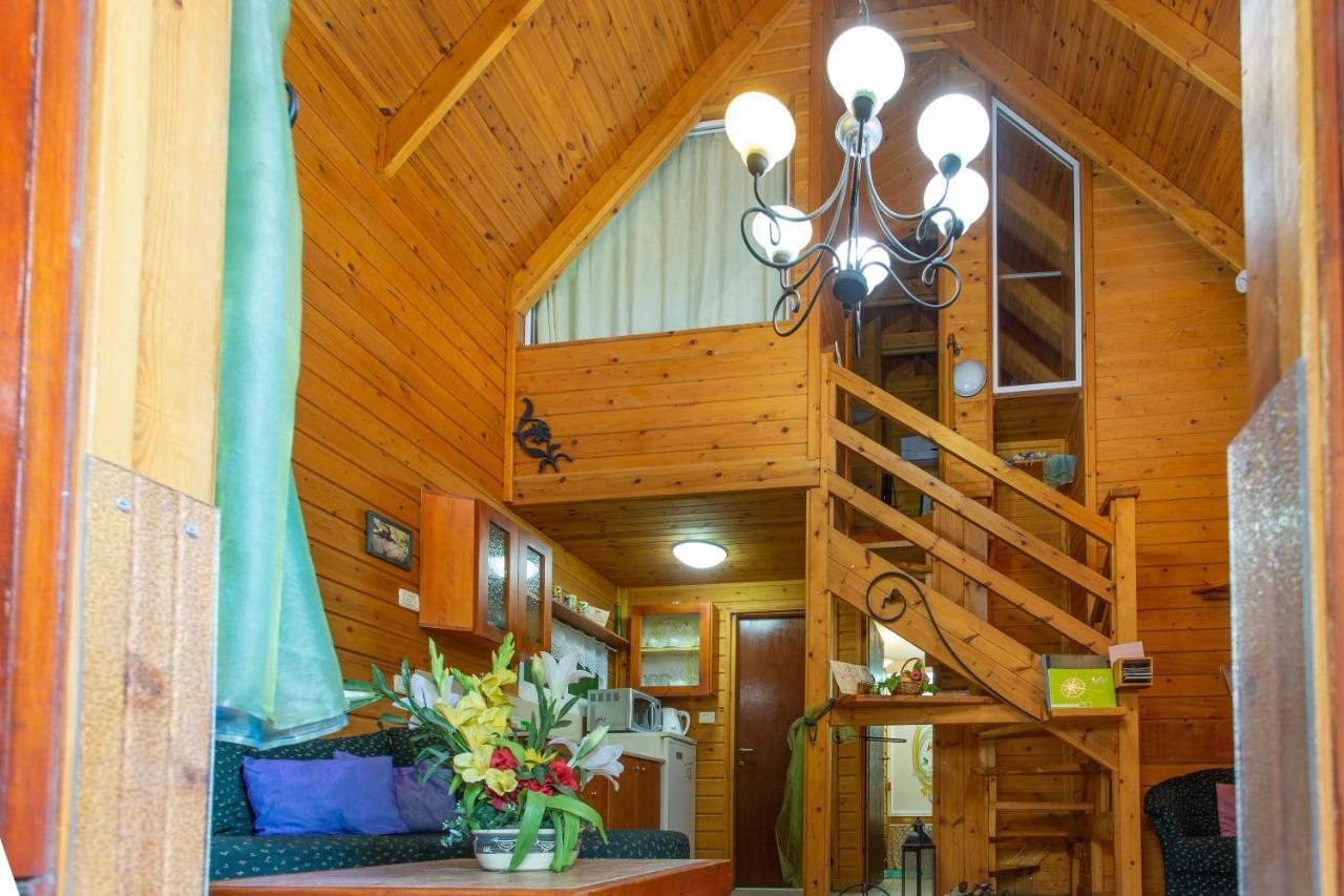 Invito Villa Rosh Pinna Exterior photo