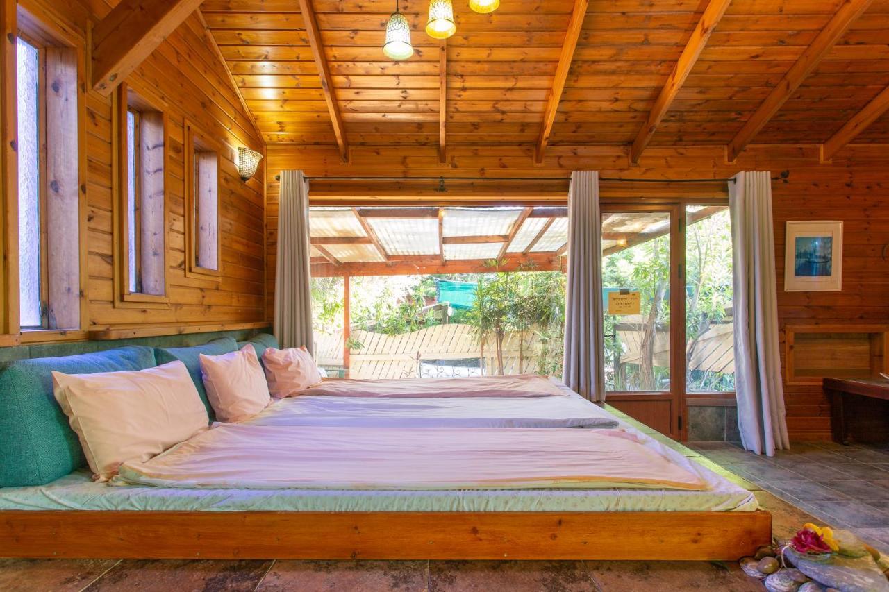 Invito Villa Rosh Pinna Exterior photo